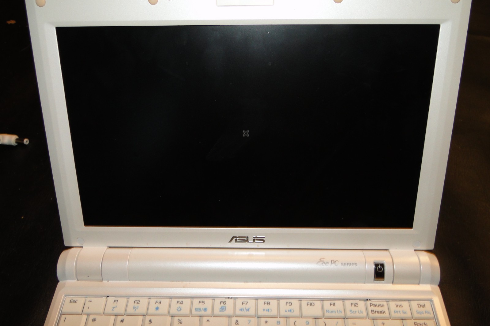 Asus Eee PC 900 Laptop Intel 512MB Ram Asus Operating OS W OEM GOOD BATTERY & AC