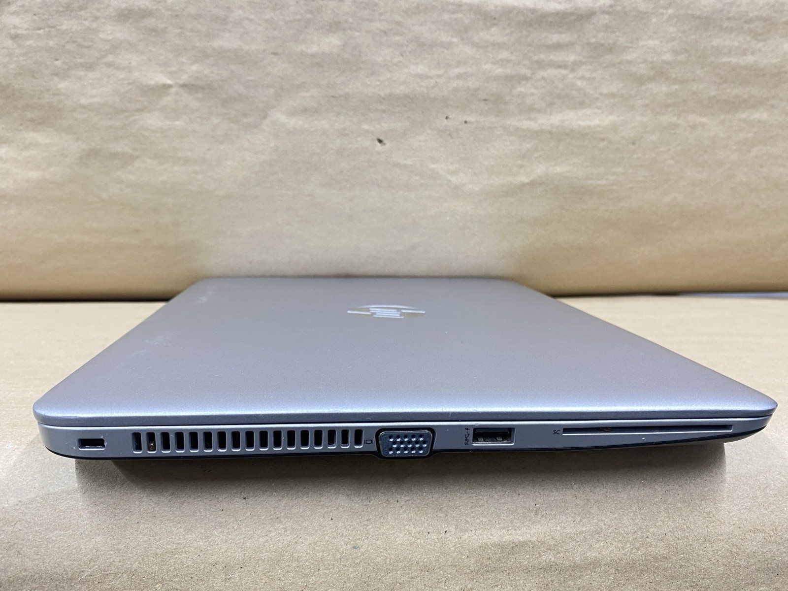 HP mt43 – 14″ FHD – AMD PRO A8-9600B – 4GB – 128GB – Win 10 – READ