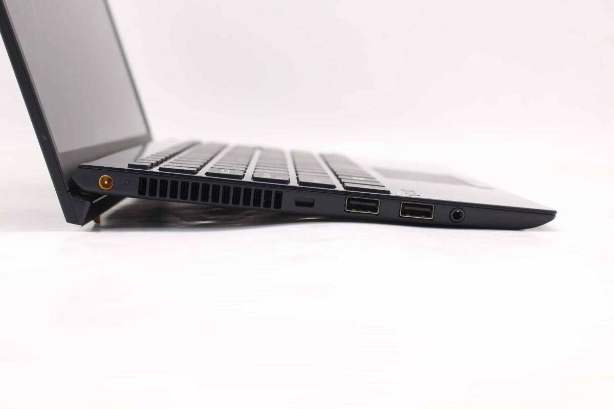 SONY VAIO VJPJ11C12N i5-8265U 8GB/SSD256GB SSD win11pro 12.5in Black Adaptar