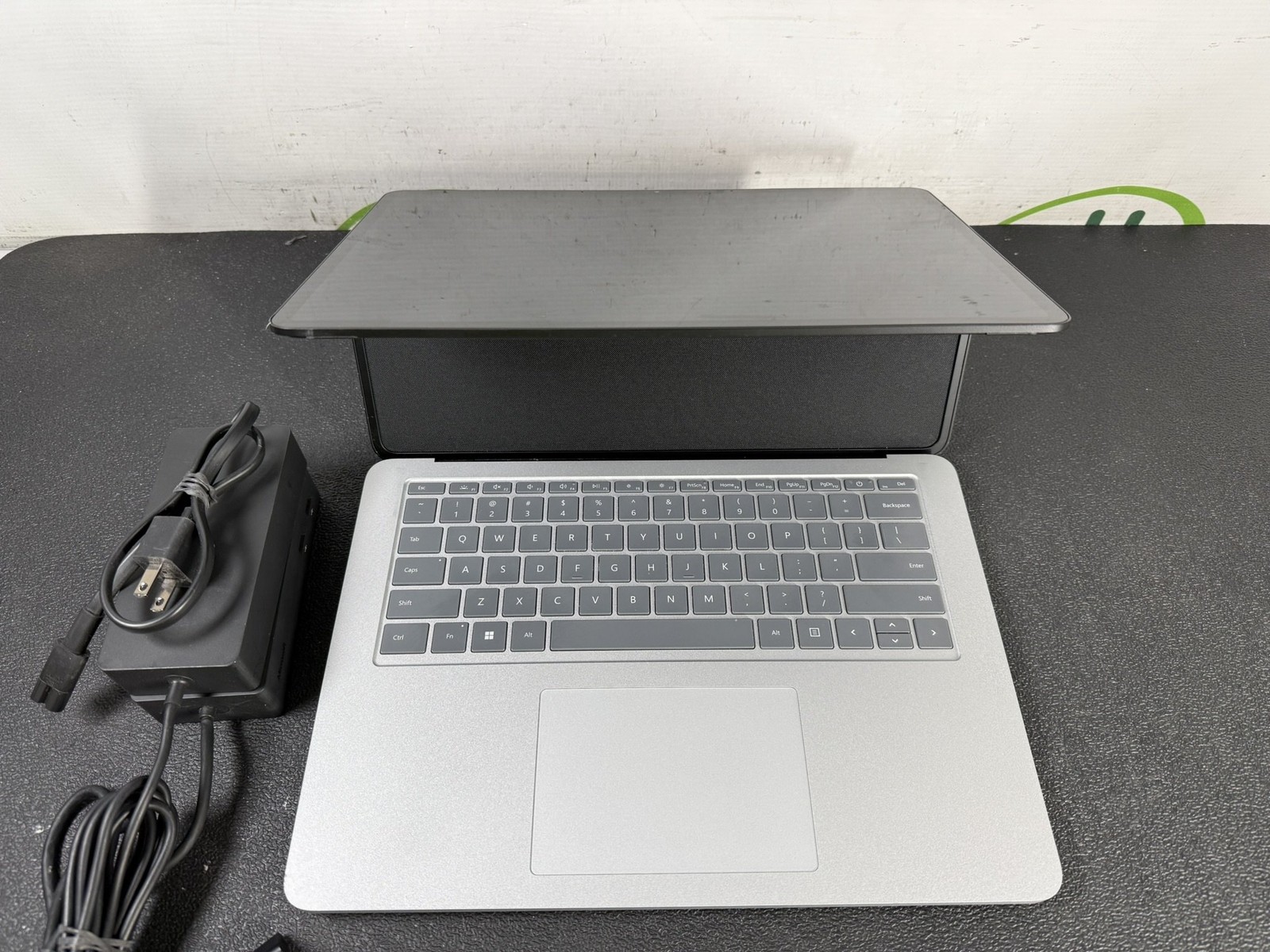 Microsoft Surface Laptop Studio i5-11300H 3.1GHz 16GB DDR4 256GB M.2 Win 11 Pro