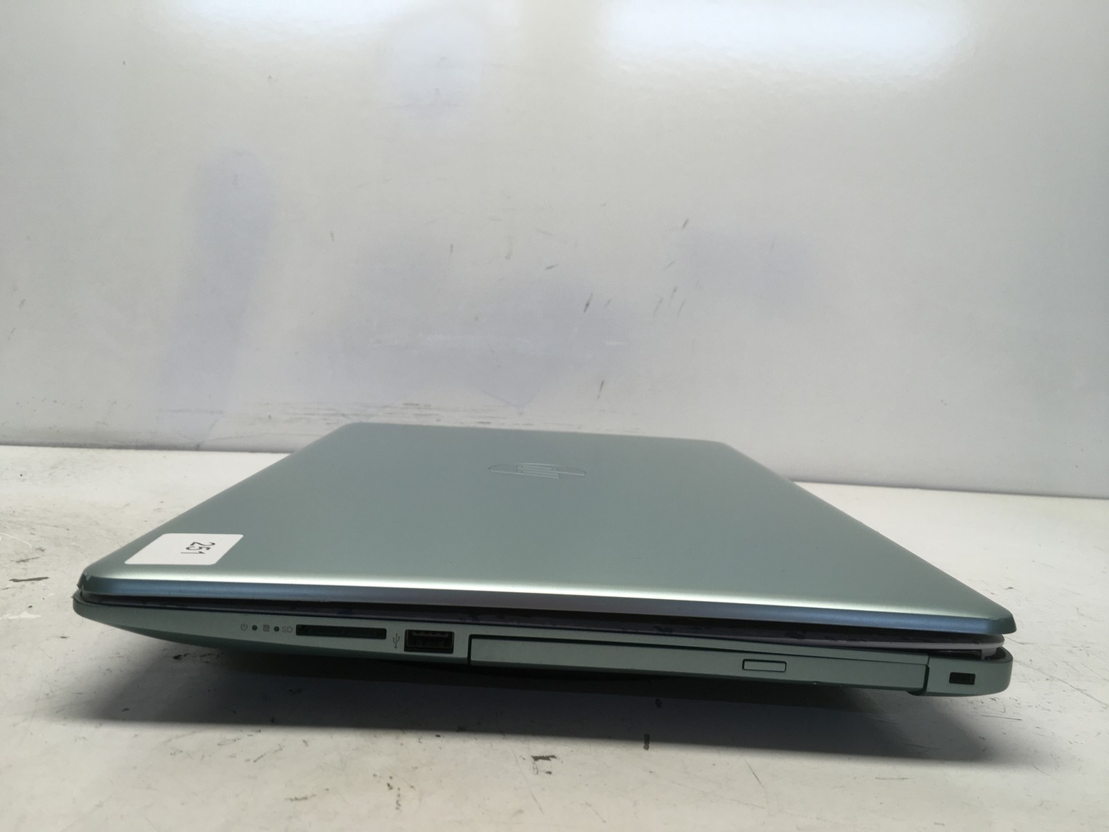 HP 17-BY4007CY Intel i3-1125G4 2GHz 8 GB NO HDD No Batt