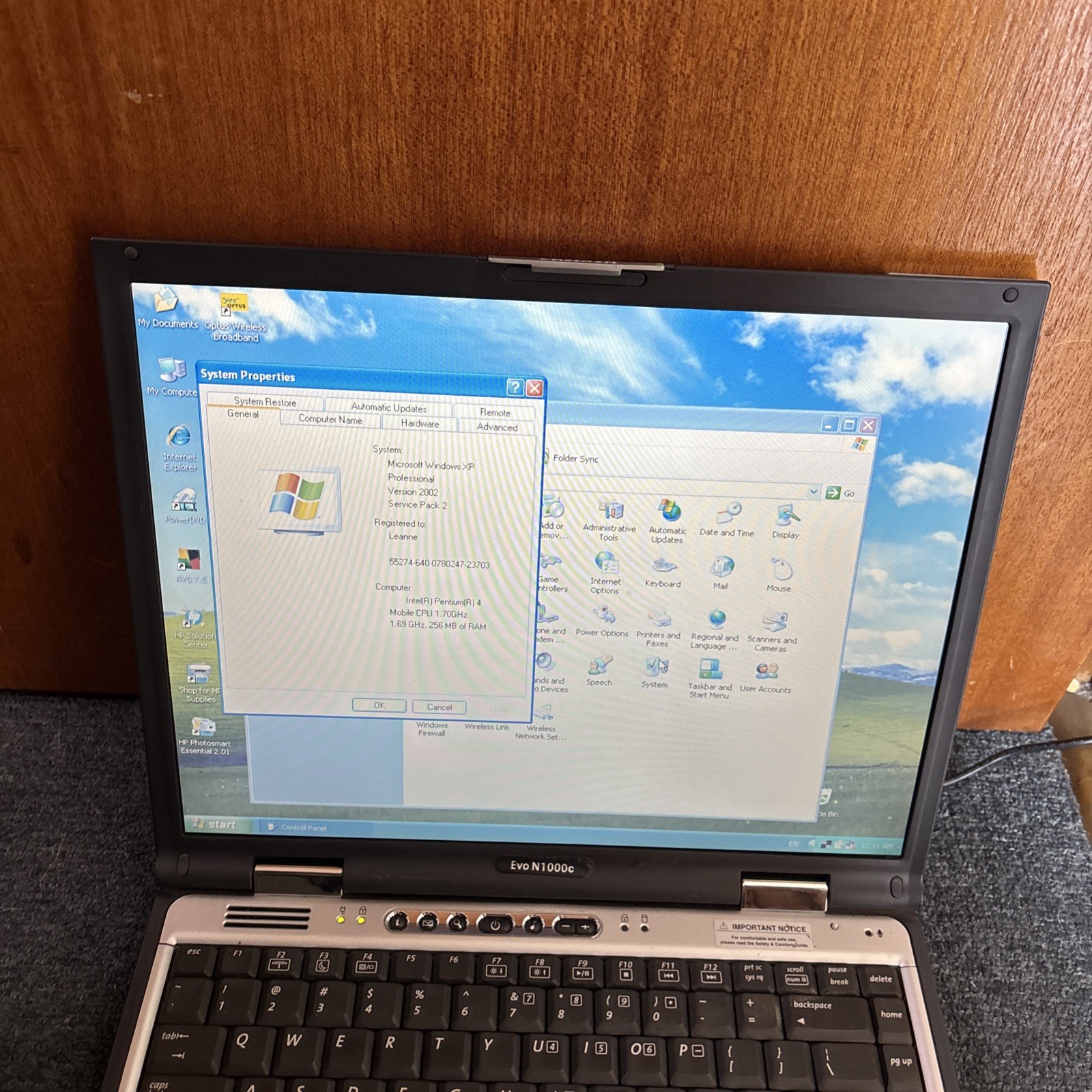 Compaq Evo N1000C 40gb HDD 256mb RAM 3.5″ Floppy DVD Drive * Battery Untested*