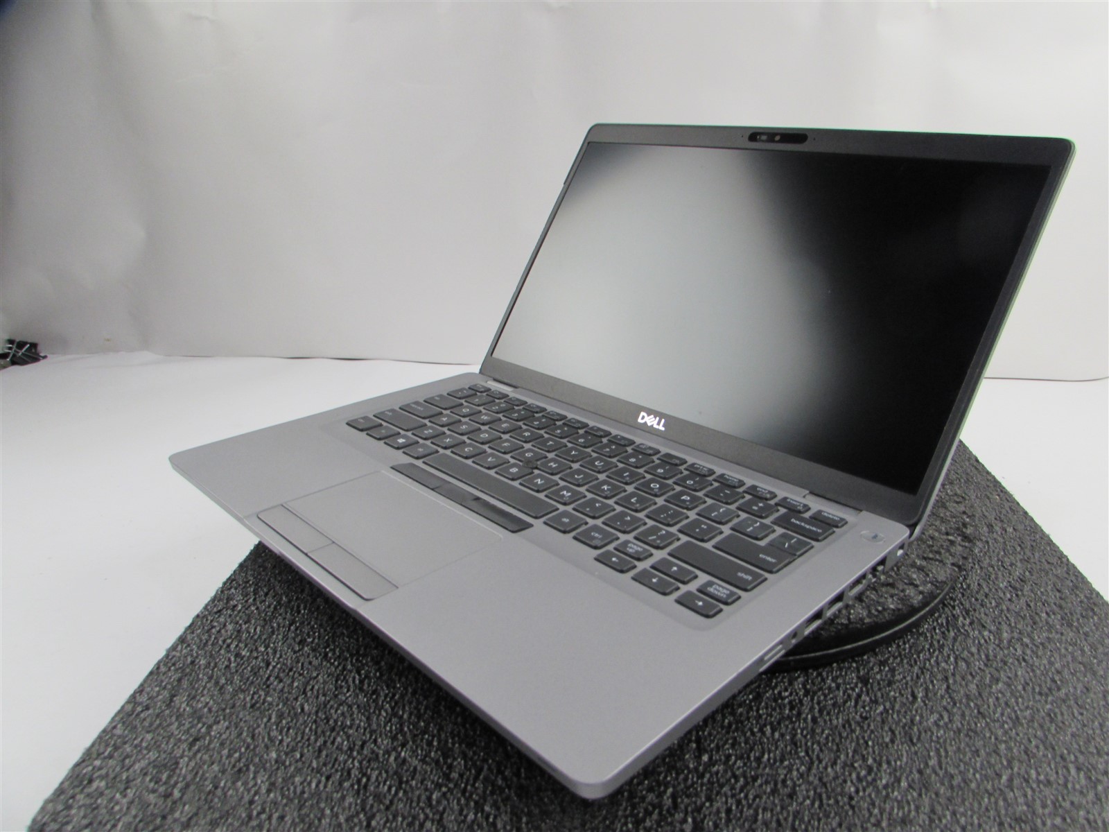 DELL LATITUDE 5410 1920X1080 FHD CORE I7-10810U 256GB SSD 16GB RAM NO O.S/BATT