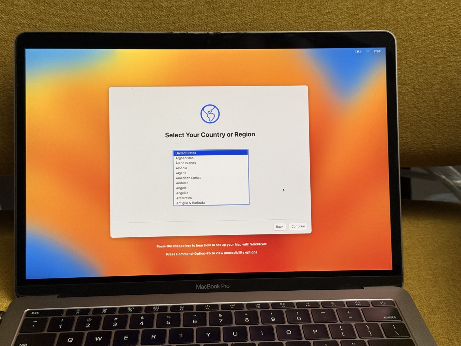 Apple MacBook Pro 13″ 8GB 128GB (Mid 2017) i5-7360U No Touch Bar Silver