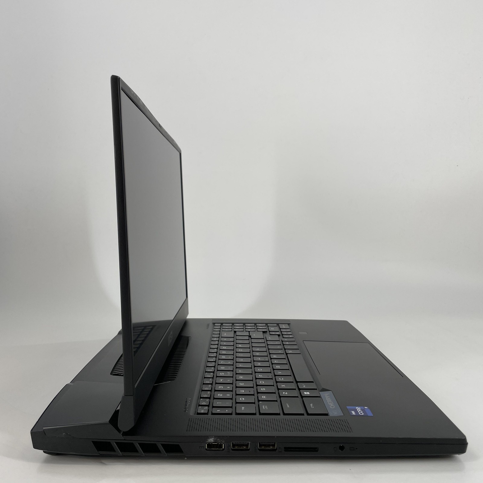 MSI Titan GT77 17.3 120Hz 4K 2.3 GHz i9-12900HX 128GB 2TB HDD RTX 3080 Ti