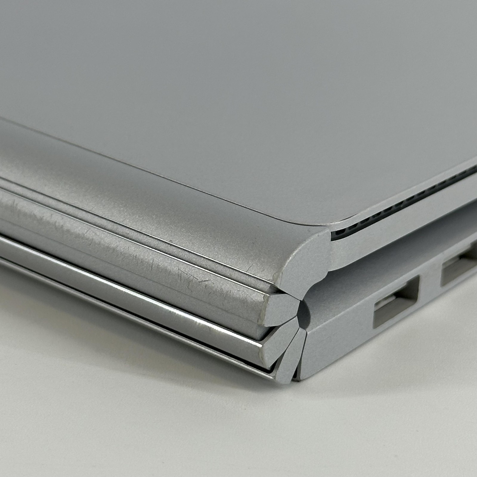Microsoft Surface Book 2 15 3.5K TOUCH i7-8650U 16GB 512GB GTX 1060 – GOOD