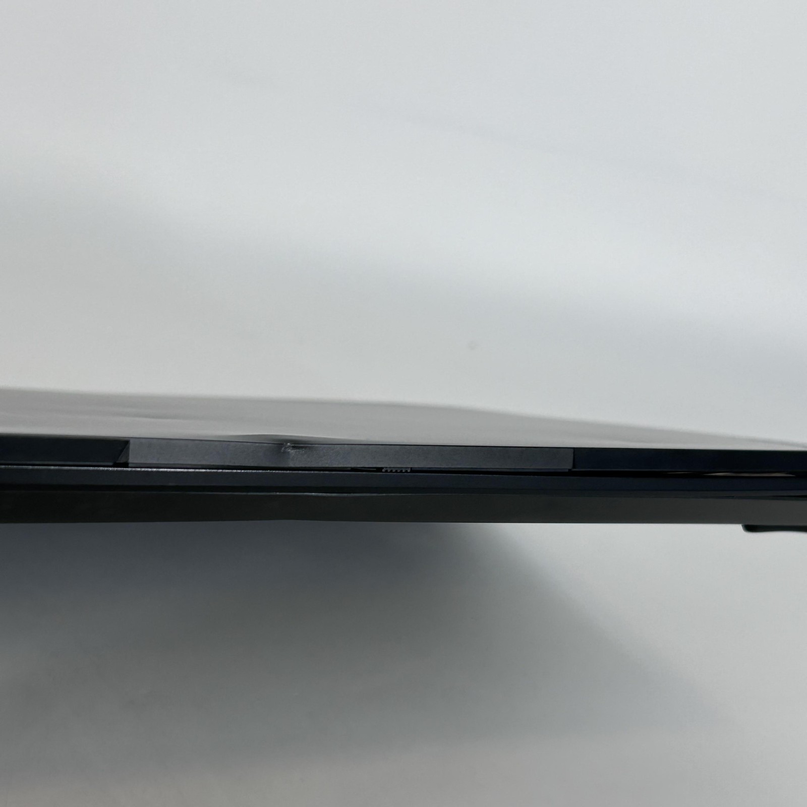 Lenovo Legion Slim 7 15.6 165Hz FHD 3.3 GHz Ryzen 9 5900HX 32GB 2TB SSD RTX 3060