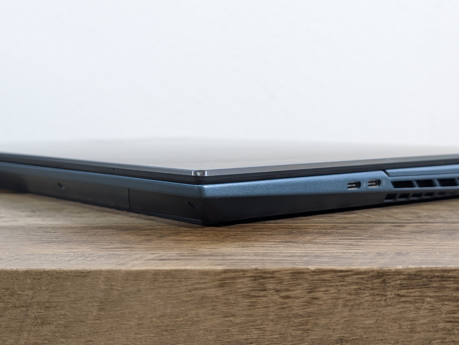 ASUS Zenbook DUO 15.6 – i9 12900H – RTX 4050 – 1TB – 32GB