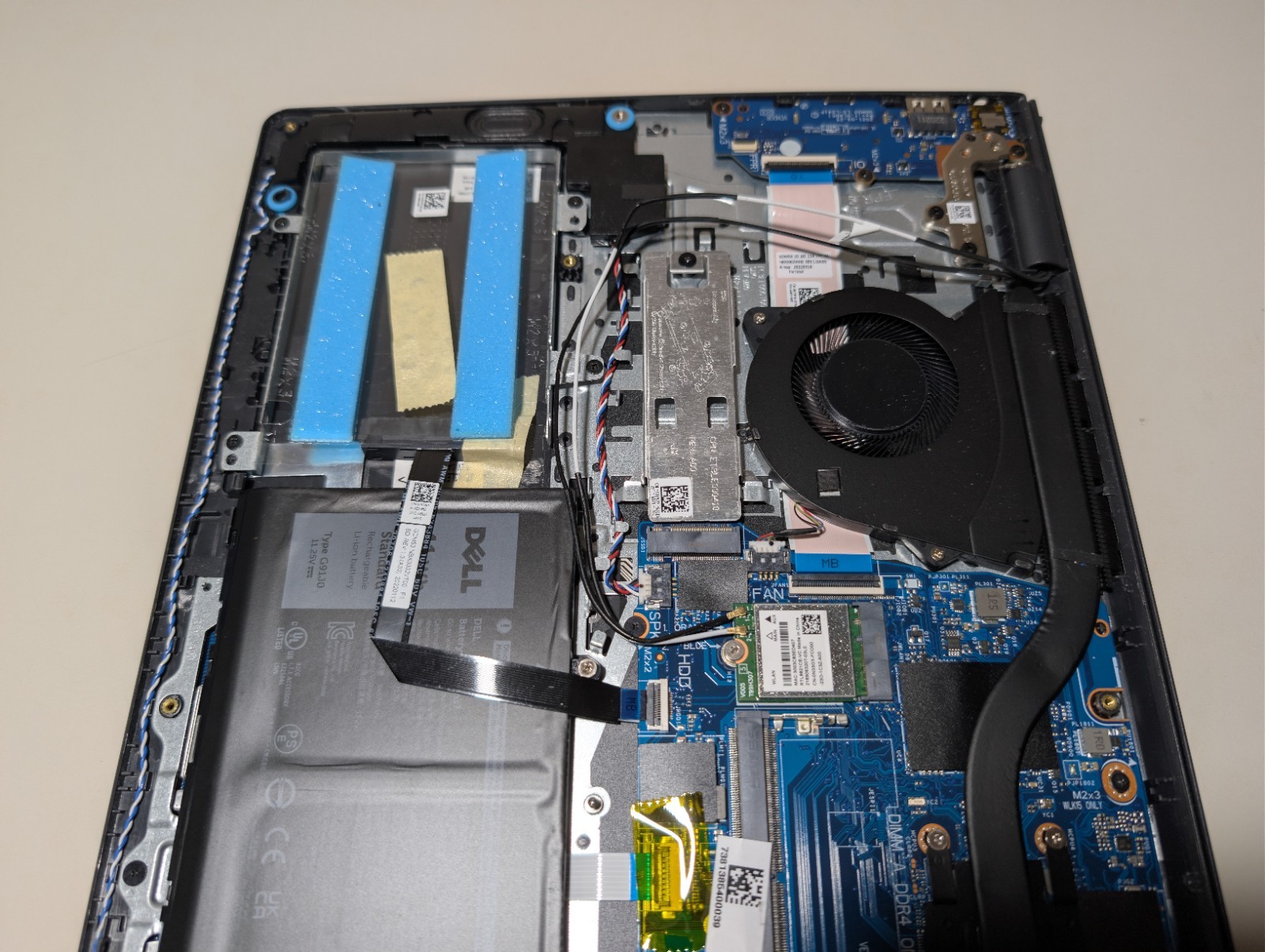 Read! DELL INSPIRON 15 3000 Touchscreen | i5-10th GEN NO RAM NO SSD