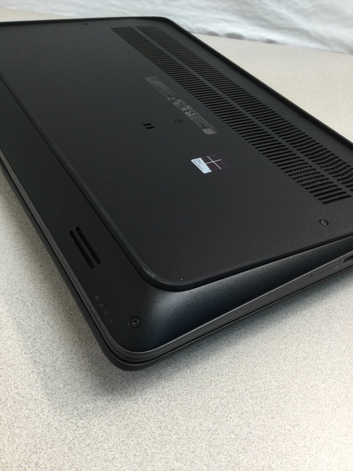 HP zbook 15 g3 core i7 6th gen cpu 2.60 ghz 15.6” 16GB RAM 256 GB SSD *READ*