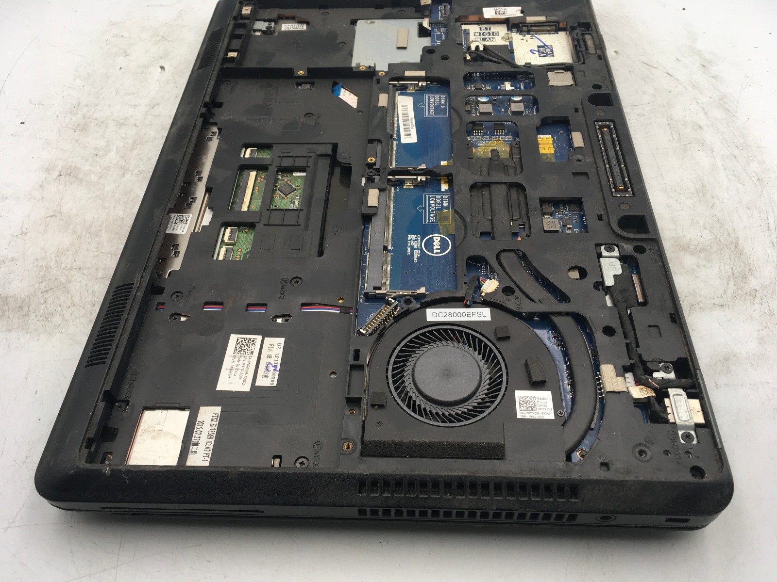 DELL LATITUDE E7450 – BOOTS TO BIOS/BAD LCD – INTEL I5 5300U – NO RAM – READ -BB