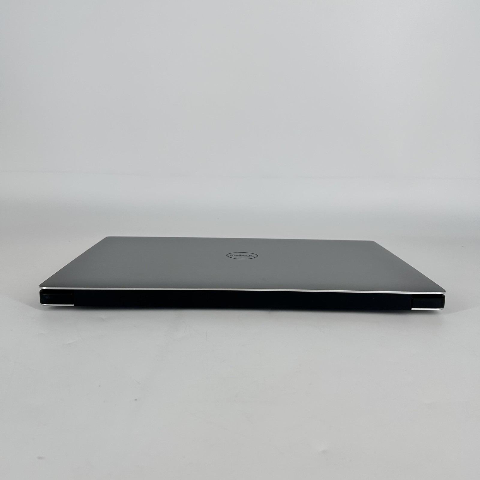 Dell XPS 15 9560 Silver 4K TOUCH i7-7700HQ 2.80GHz 16GB 1TB SSD NVIDIA GTX 1050