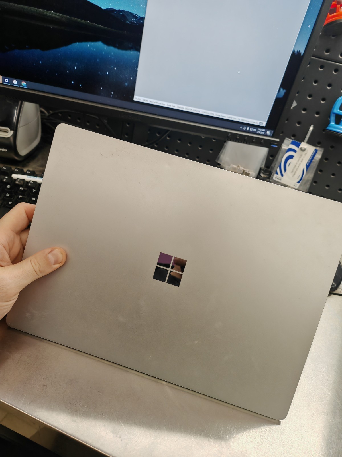 Microsoft Surface Laptop 3 (1867) 13.5″ – For Parts/Damaged