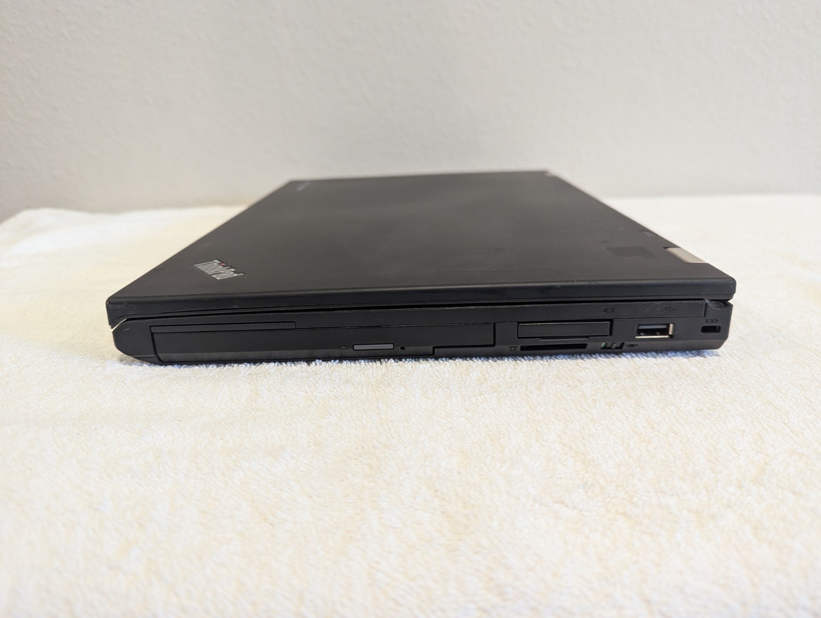 Thinkpad T430. 16gb Ram, 256gb SSD, 500gb HDD, Win10pro 98% Battery Health