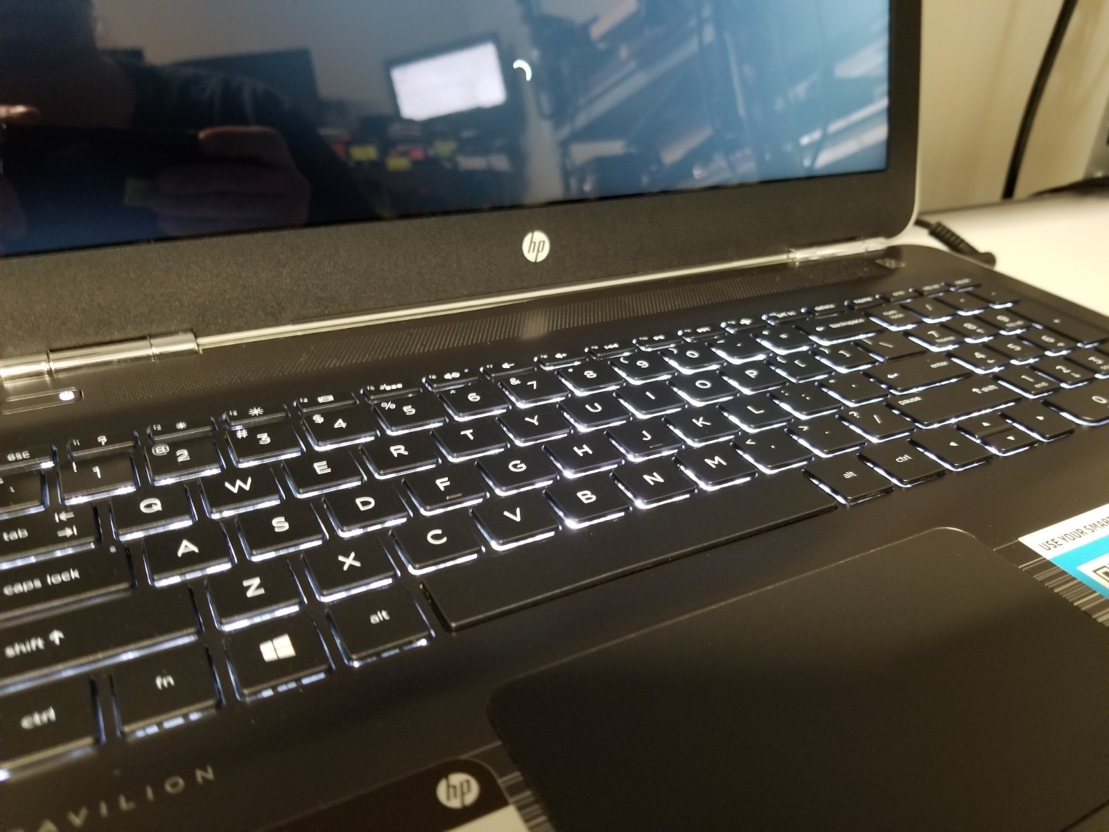 HP Pavilion 15-aw 15.6″ Touch AMD A12-9700P 2.5GHz 8GB RAM 500GB SSD Win11H READ