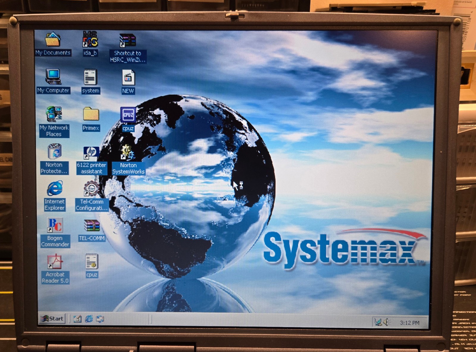 Vintage Systemax N20U (Intel Celeron @ 600 MHz, 196 MB RAM, Win2000)