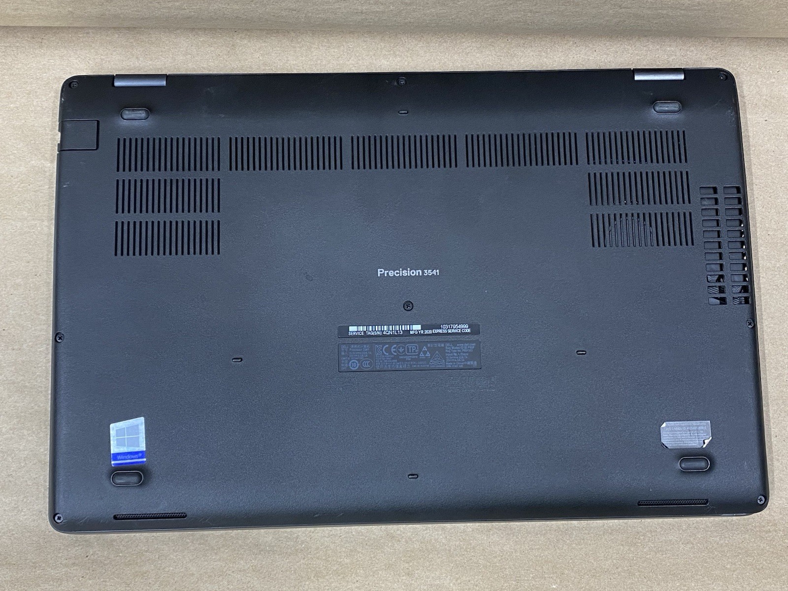 Dell Precision 3541 – 15.5″ FHD – i7-9850H – 8GB – 256GB SSD – Win 11 Pro READ
