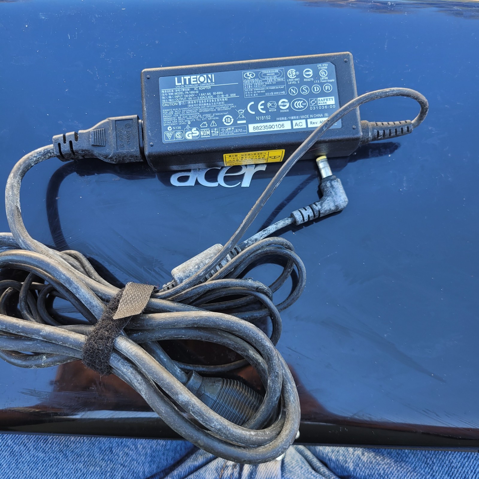Vintage ACER ASPIRE 5735-4624 Laptop w/Battery & Cord 17″ Good Screen Parts