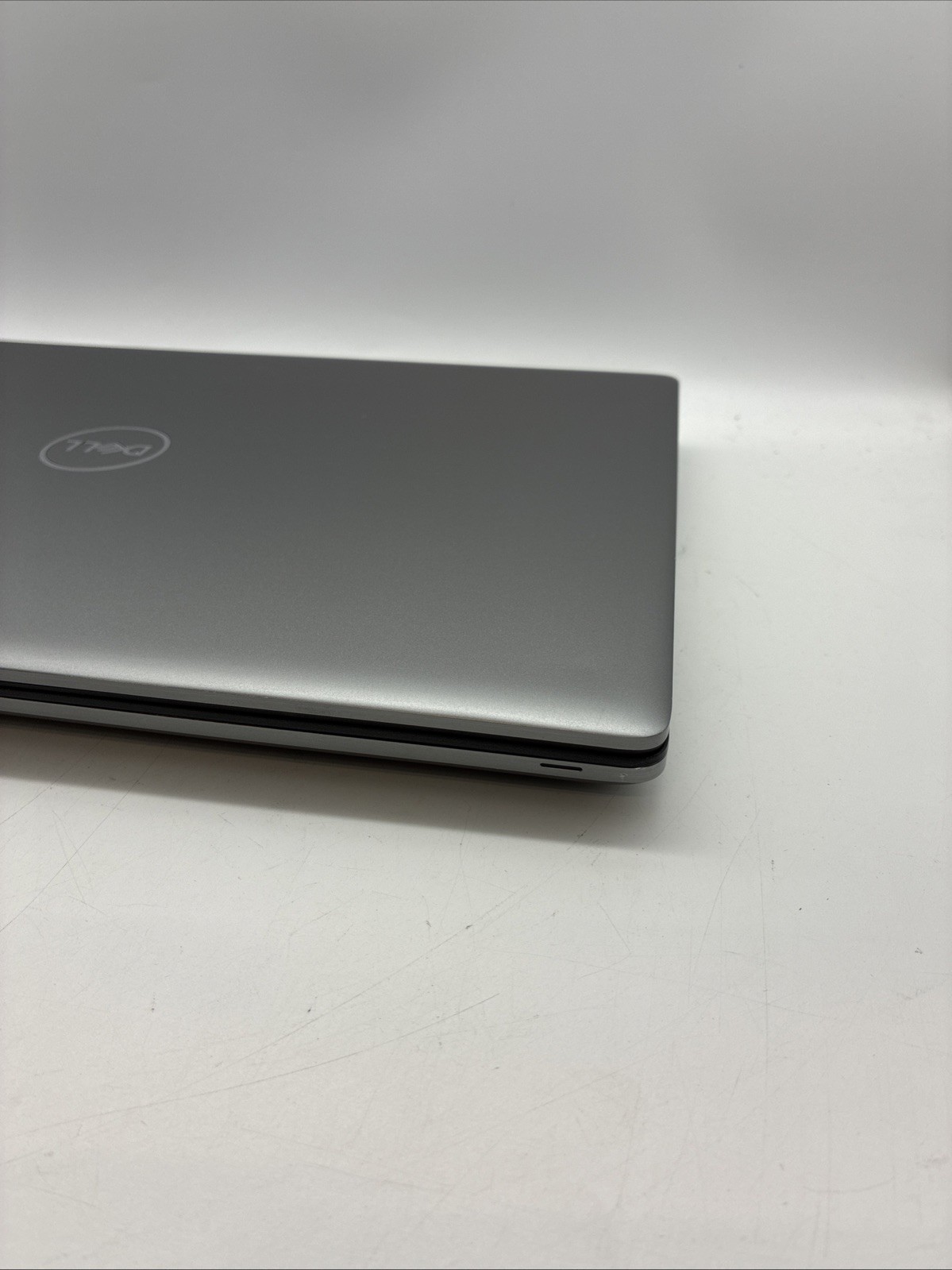Dell Precision 7550 NVIDIA Quadro RTX 3000 2.4GHz Intel Core i9-10 32GB 512 (L2)