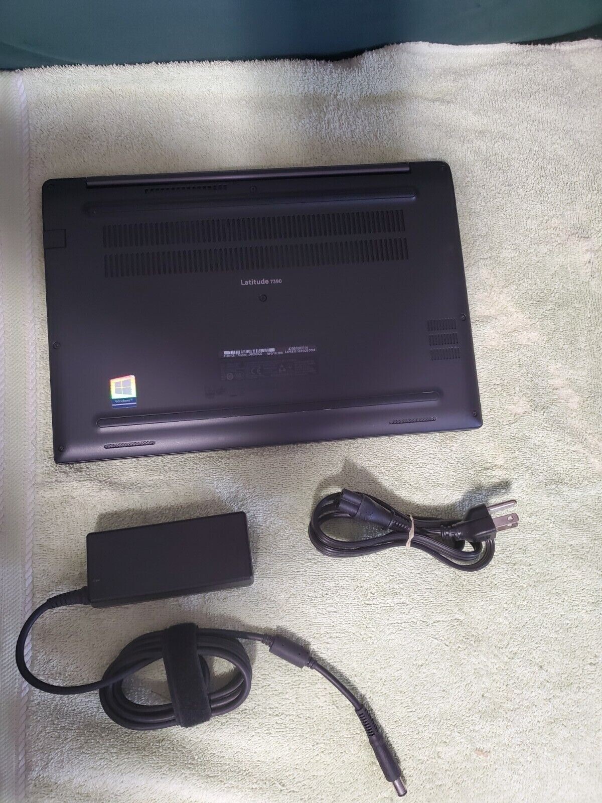 Dell latitude 7390 Touch i5-8350U 16GB DDR4 256GB SSD 1920×1080 Win 11 Pro Dock