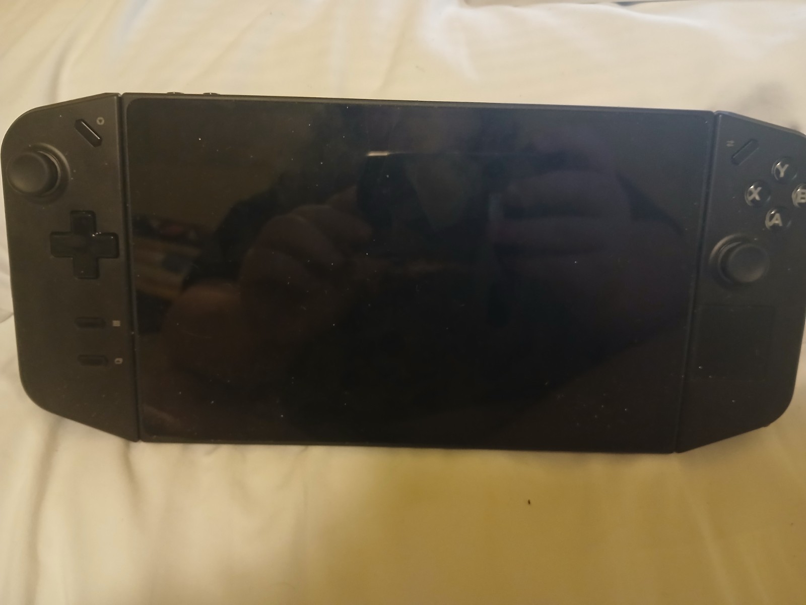Lenovo Legion Go 8.8 in (1TB SSD, AMD Ryzen Z1 Extreme, 3.3GHz, 16GB RAM)…
