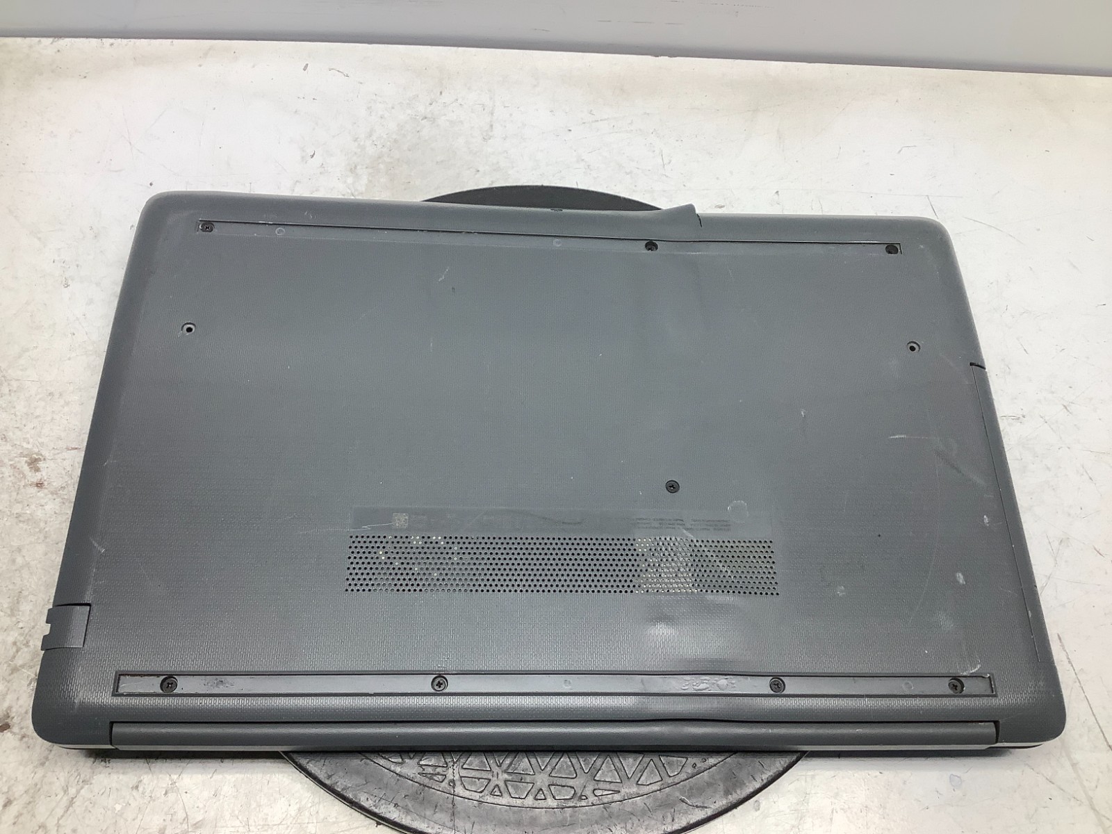 HP 15-DA0071MS Intel i3-7100U 2.4GHz 8 GB NO HDD