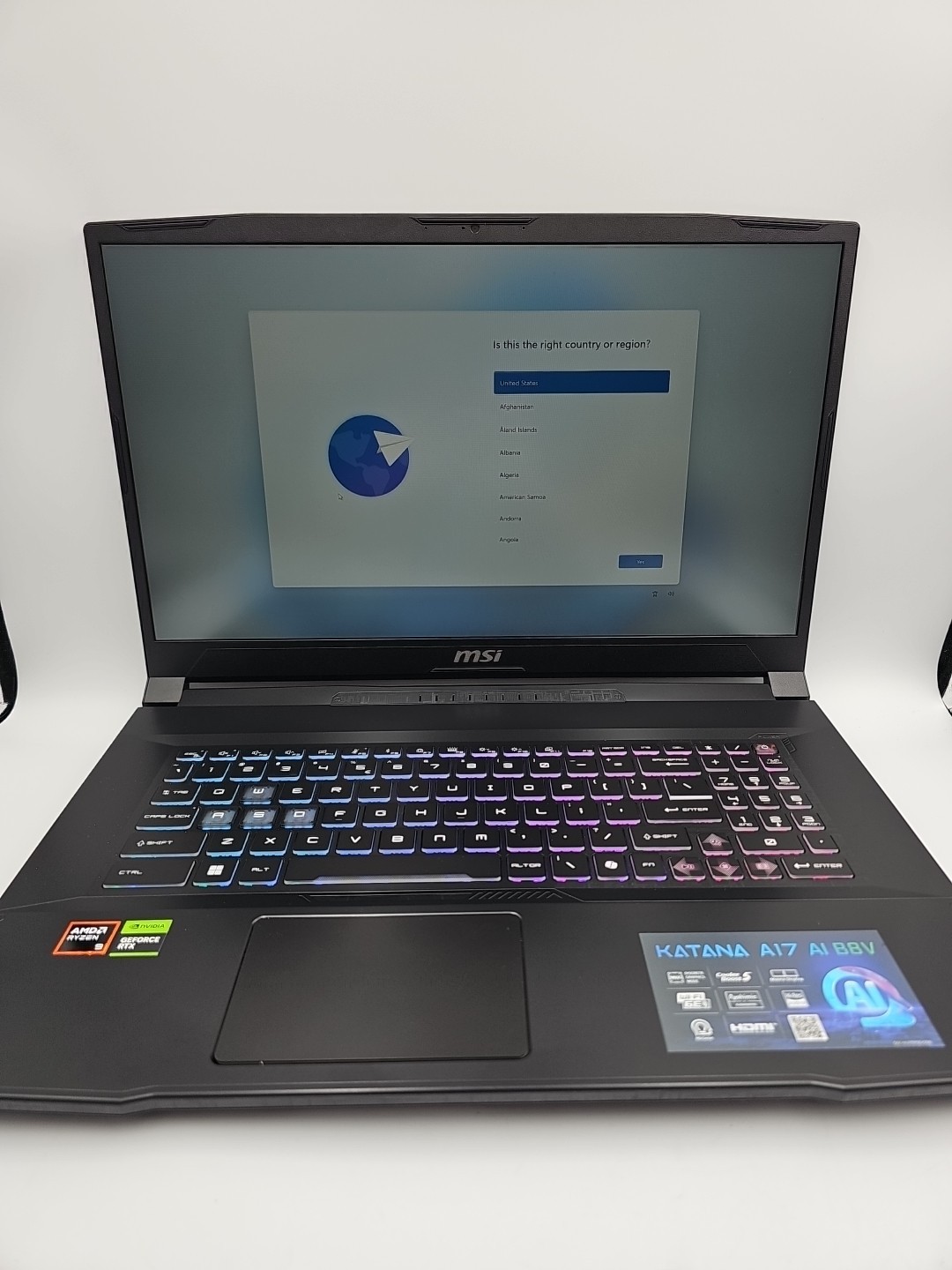 MSI Katana A17 (AIBV8) AMD Ryzen 9 8945HS 32GB 1TB SSD NVIDIA GeForce RTX 4050