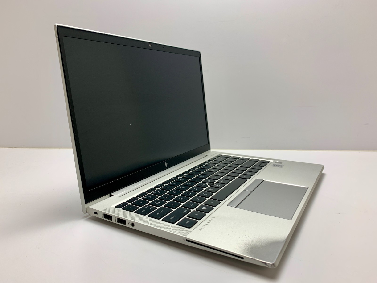 HP EliteBook 840 G7 | i5-10310U | 16GB RAM | 256GB NVMe | WEAR WRISTREST
