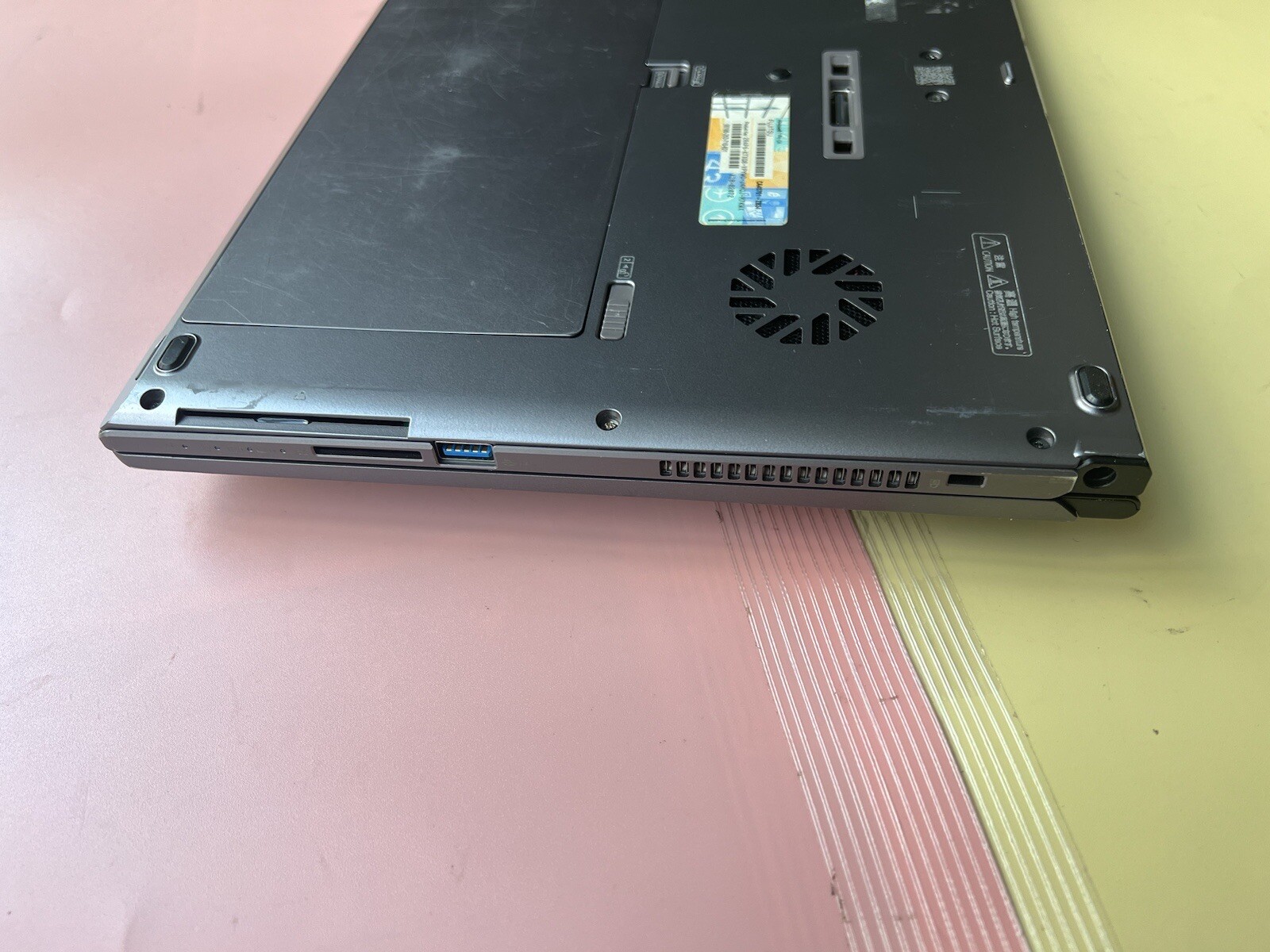 FUJITSU LIFEBOOK T904 (2 IN 1)Core i5-4300U 4GB RAM 500GB TOUCHSCREEN 2560×1440