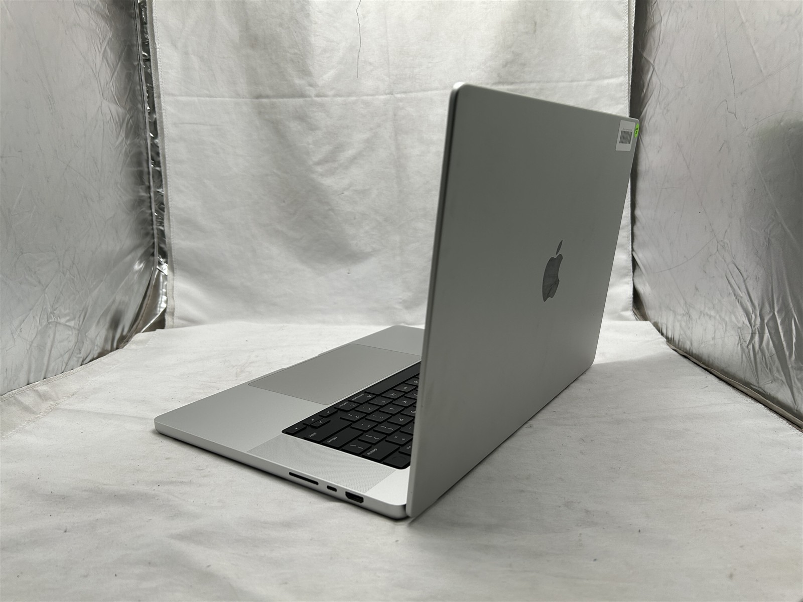 Apple MacBook Pro A2485 Laptop M1 Pro 16GB RAM 512GB SSD Tahoe 26.4.1 No Charger