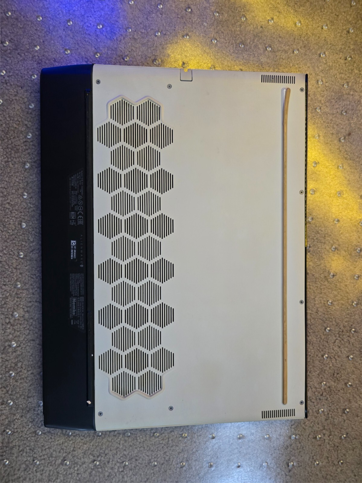 Alienware m15 R2 – 15.6″ FHD, Intel i9 9th Gen, 16GB RAM, 1TB SSD, RTX 2070 MaxQ
