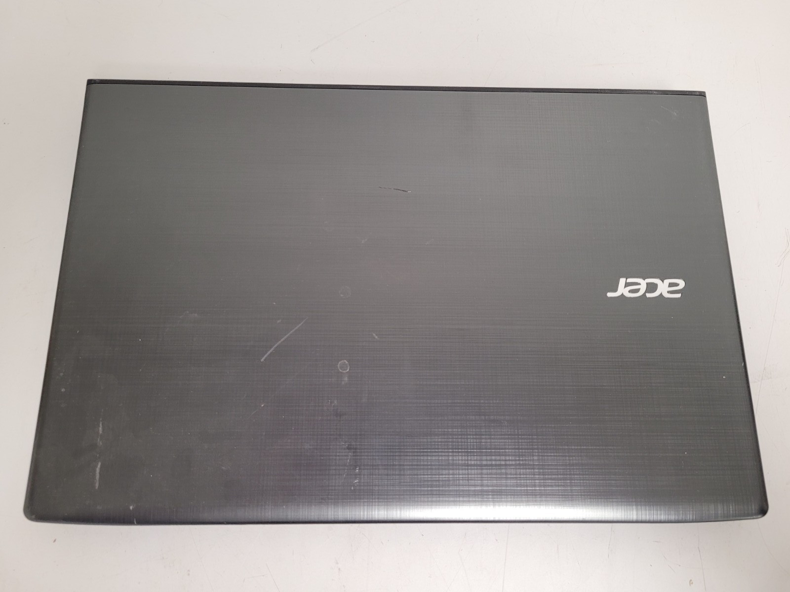 Acer aspire E5-576 16.6″ i3-8130u 2.2ghz 6gb ram 1tb hdd NXGRYAA0019180BC847600