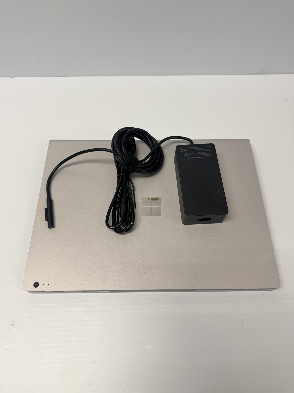 Microsoft Surface Book 2 13.5″ i7-8650U 16GB RAM 512GB SSD GTX 1050 2GB Win 11 P