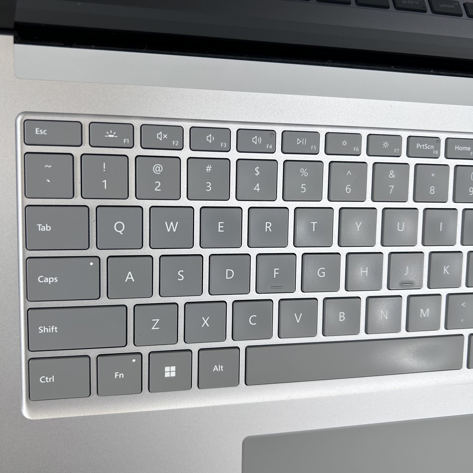 Microsoft Surface Laptop 4 15 QHD+ TOUCH i7-1185G7 3.00GHz 16GB 256GB Very Good