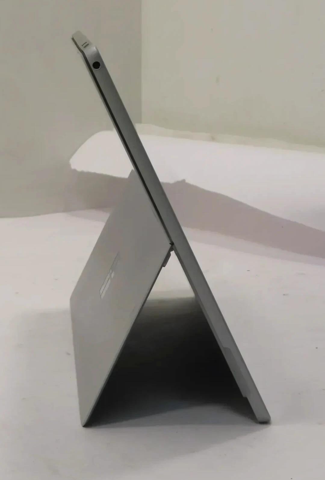 Microsoft Surface Pro 5 1796 Core i5-7300U 2.60GHz 8GB 256GB Win 10 Pro