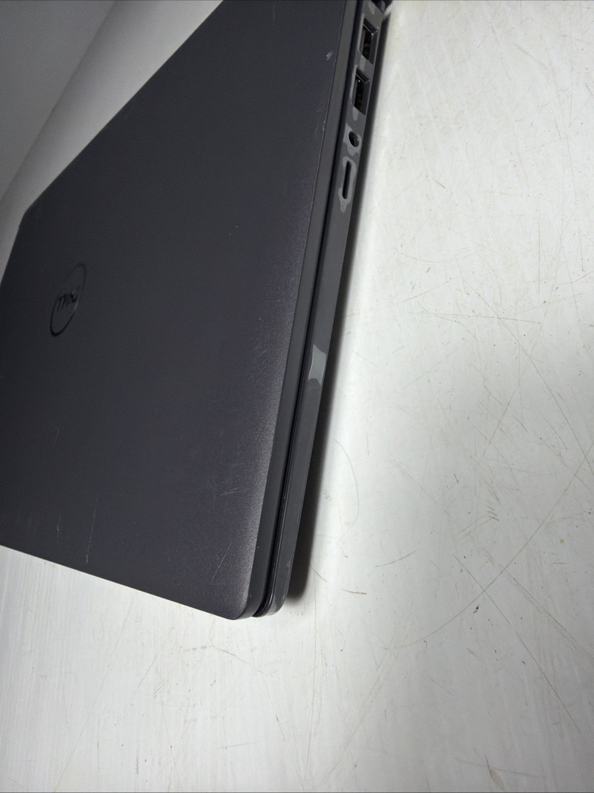 Dell Latitude 3510 15″ Laptop i5-10210U 8gb Ram No Drives Boots Bios No P/S