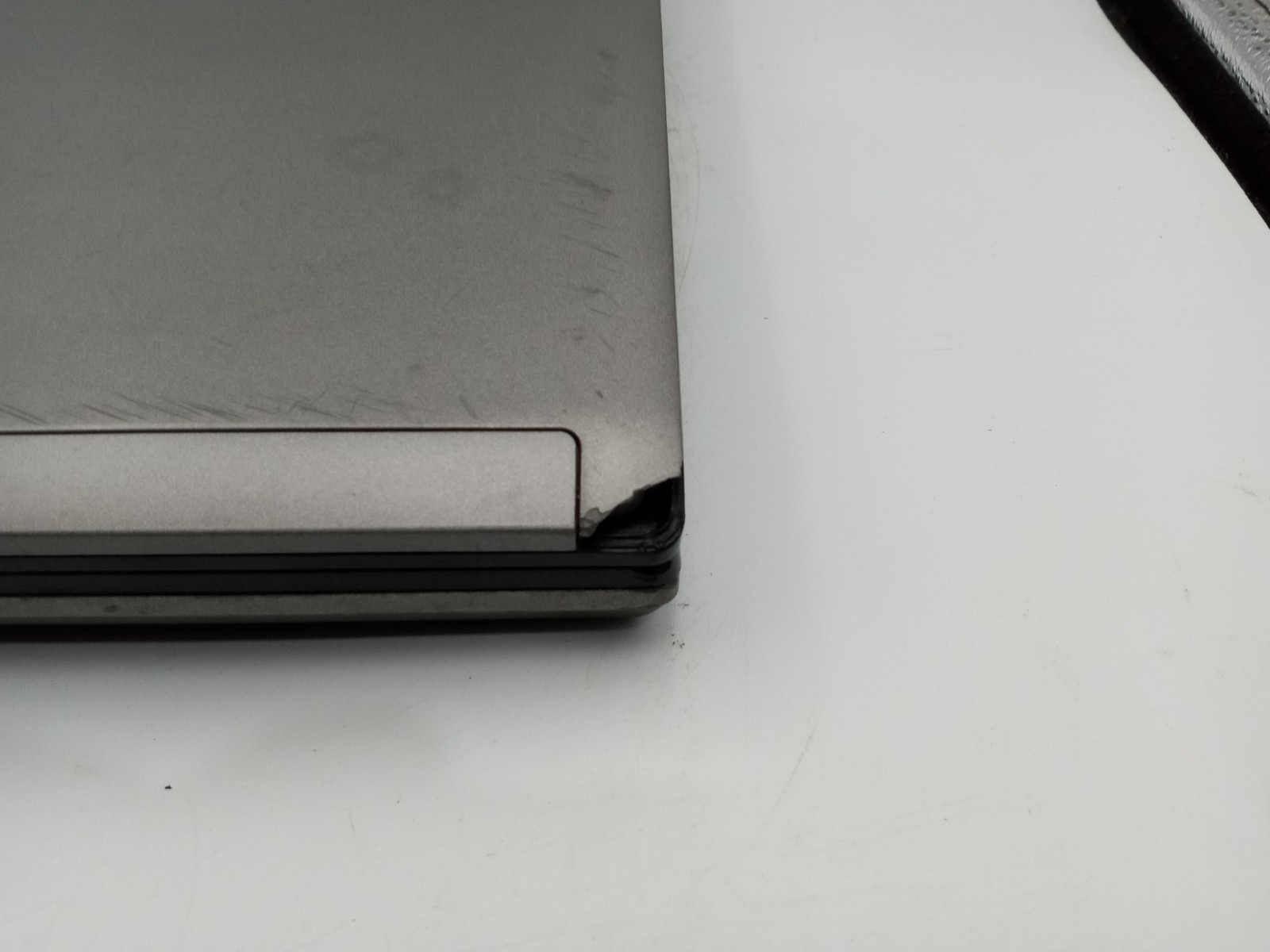 Dell D830 15″ Laptop Intel C2D 3GB RAM 320GB HDD XP RS232 -NO BATTERY -READ -RR