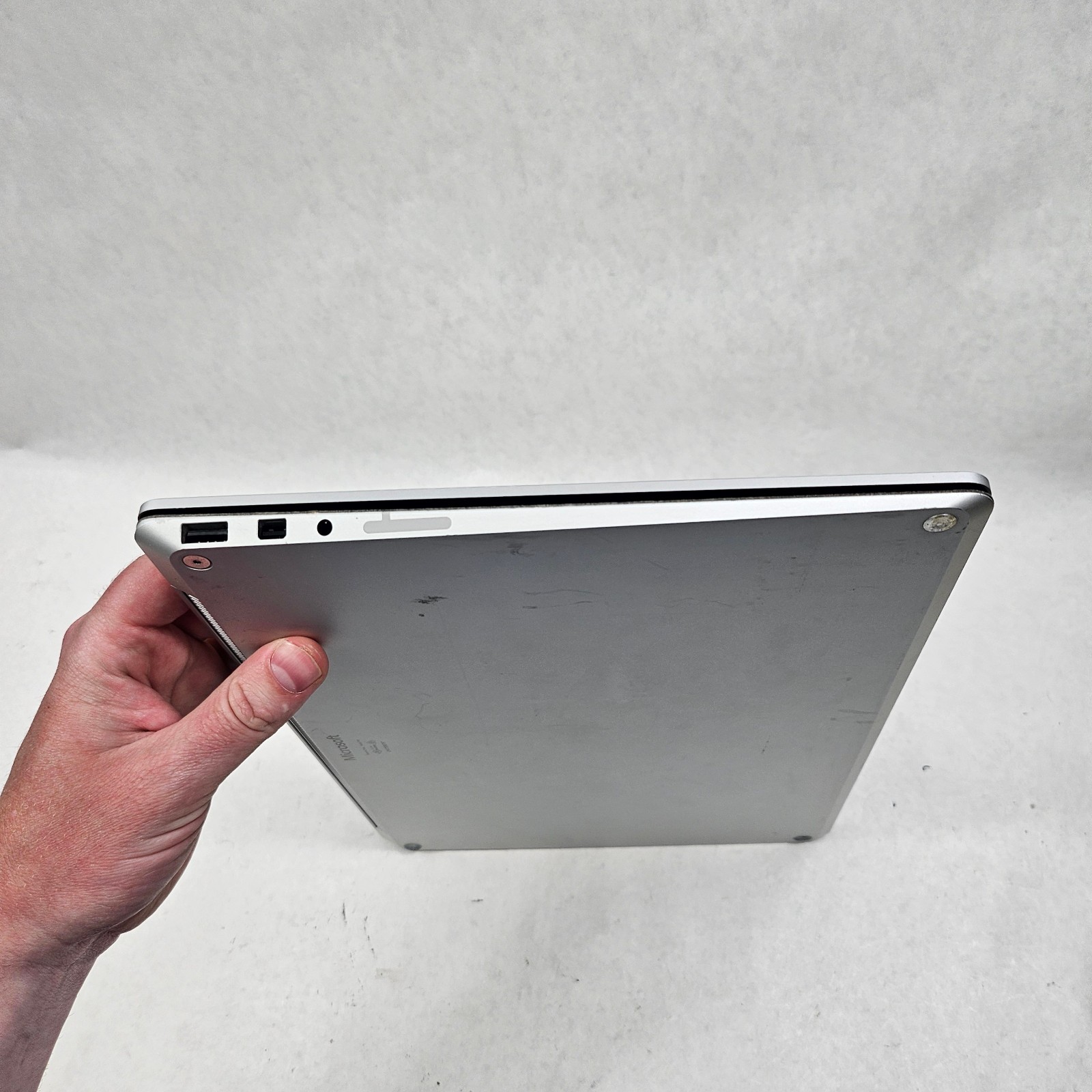 Microsoft Surface Laptop 2 1769 13.5″ i7-8650U 1.9GHz 8GB RAM 256GB SSD *Read*