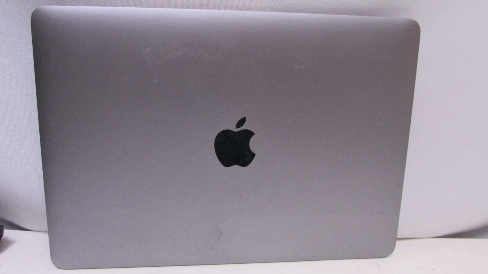 Apple Macbook A1534 w/ Windows 10 pro Intel M3-6Y30 8gb ram