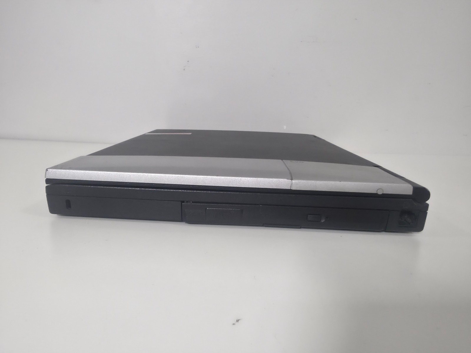 Vintage Compaq Evo N600c 14″ Laptop | Pentium III-M 866MHz | Boots to BIOS