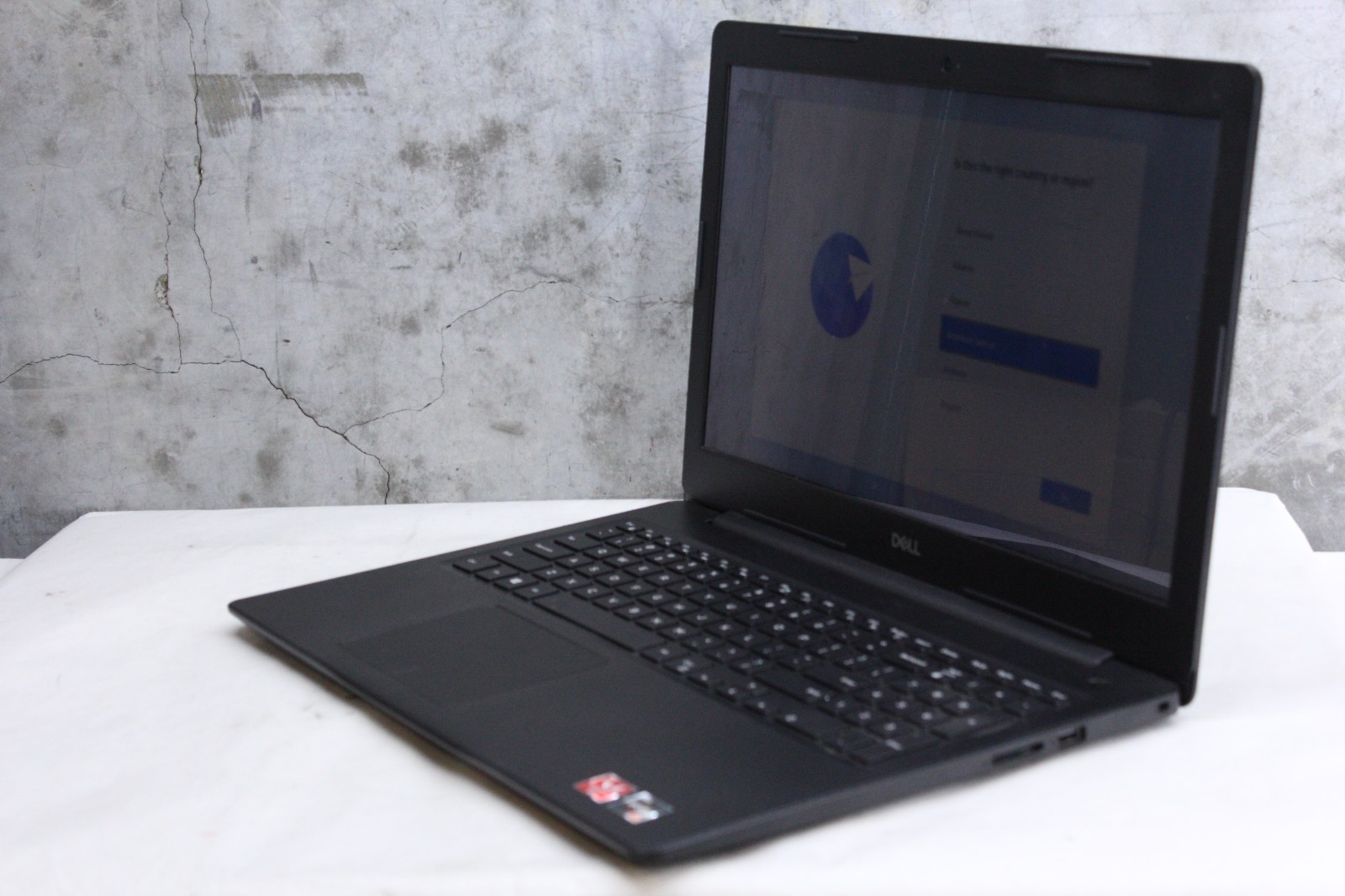 Dell Inspiron 3585 | Grade B- | Ryzen 3 2200U, 8GB Ram, 256GB NVMe, Win11 Home