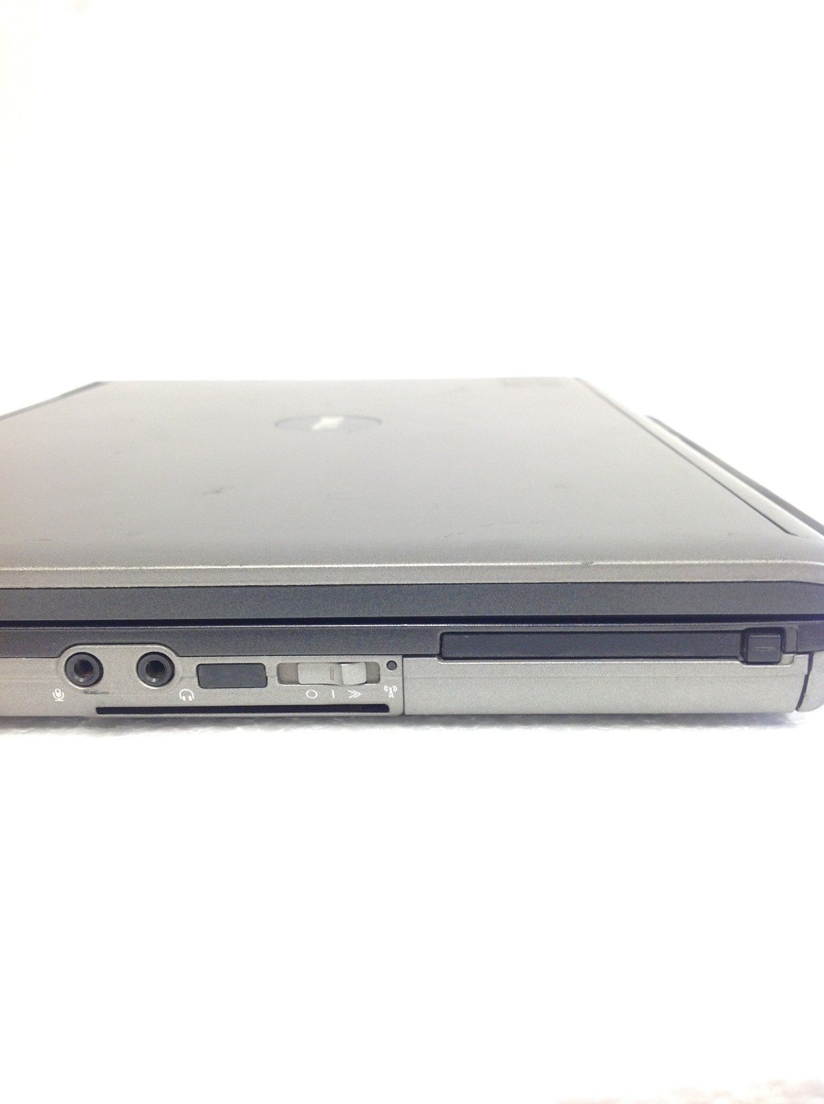 Dell Latitude D620 Core Duo 1.66GHz 14.1″ Laptop w/ 512MB RAM,DVDROM, READ