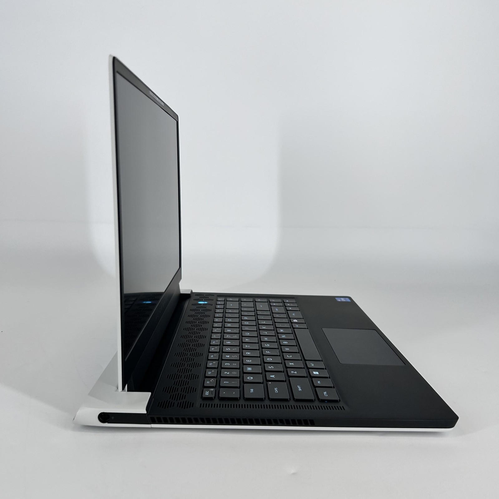 Dell Alienware X15 R2 360Hz FHD 2.3 GHz i7-12700H 16GB 1TB SSD RTX 3070 Ti