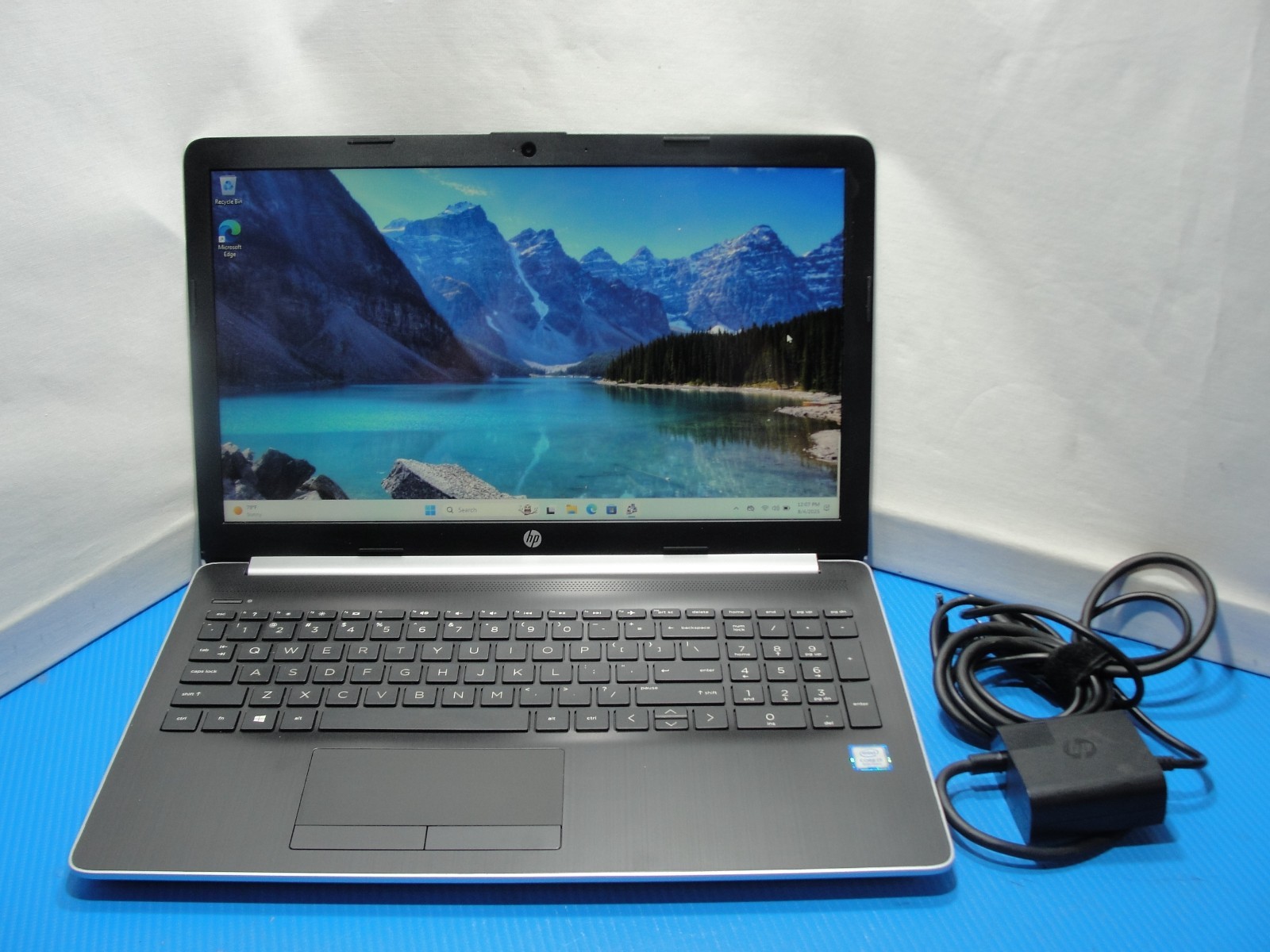 HP 15-DA1005DX 14”HD TOUCH Core i7-8565U 1.8GHz 12GB SSD Reset 256GB+Charger
