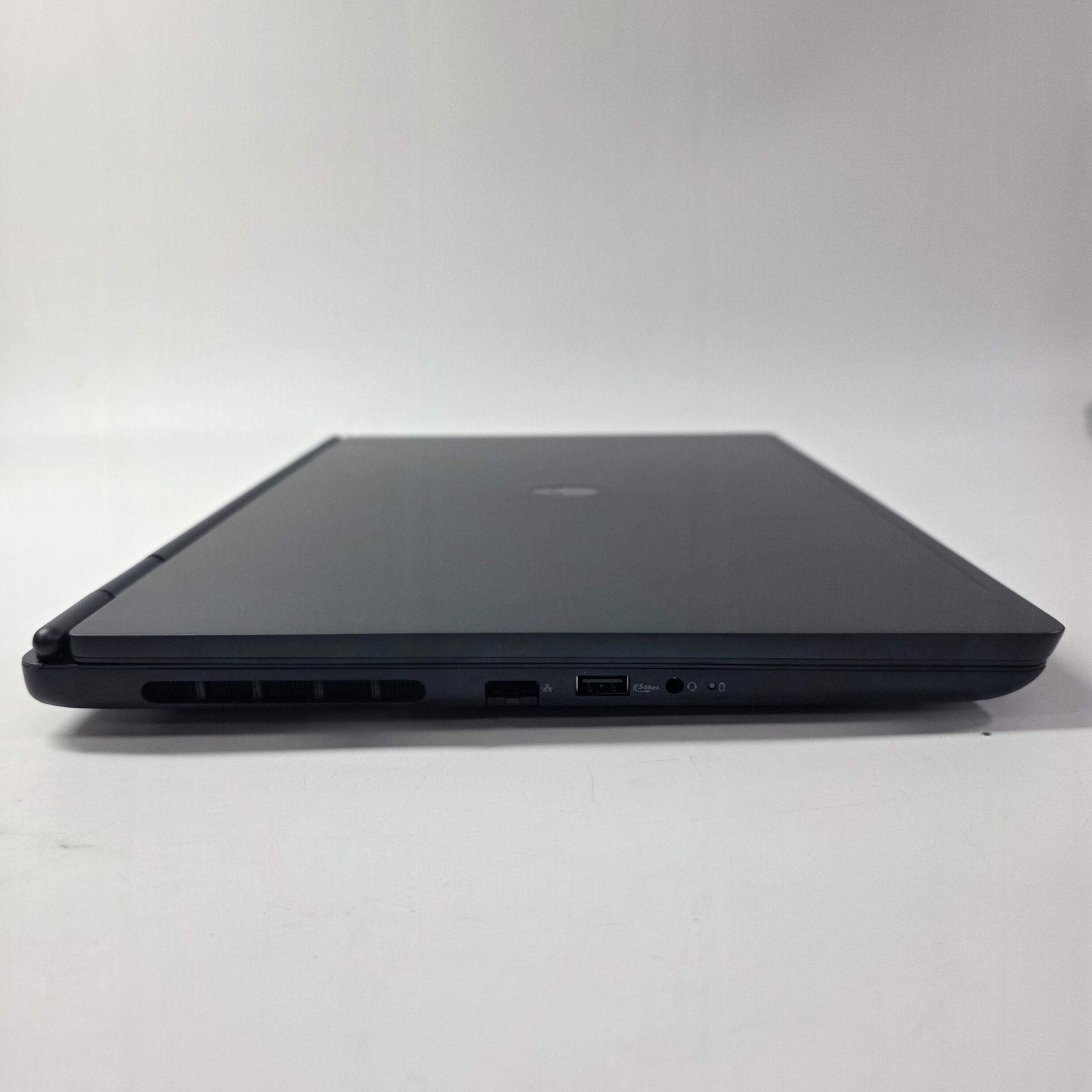 Alienware 16 Aurora RFV28 15.6″ Core 7 240H 16GB RAM 500GB GeForce RTX 5050