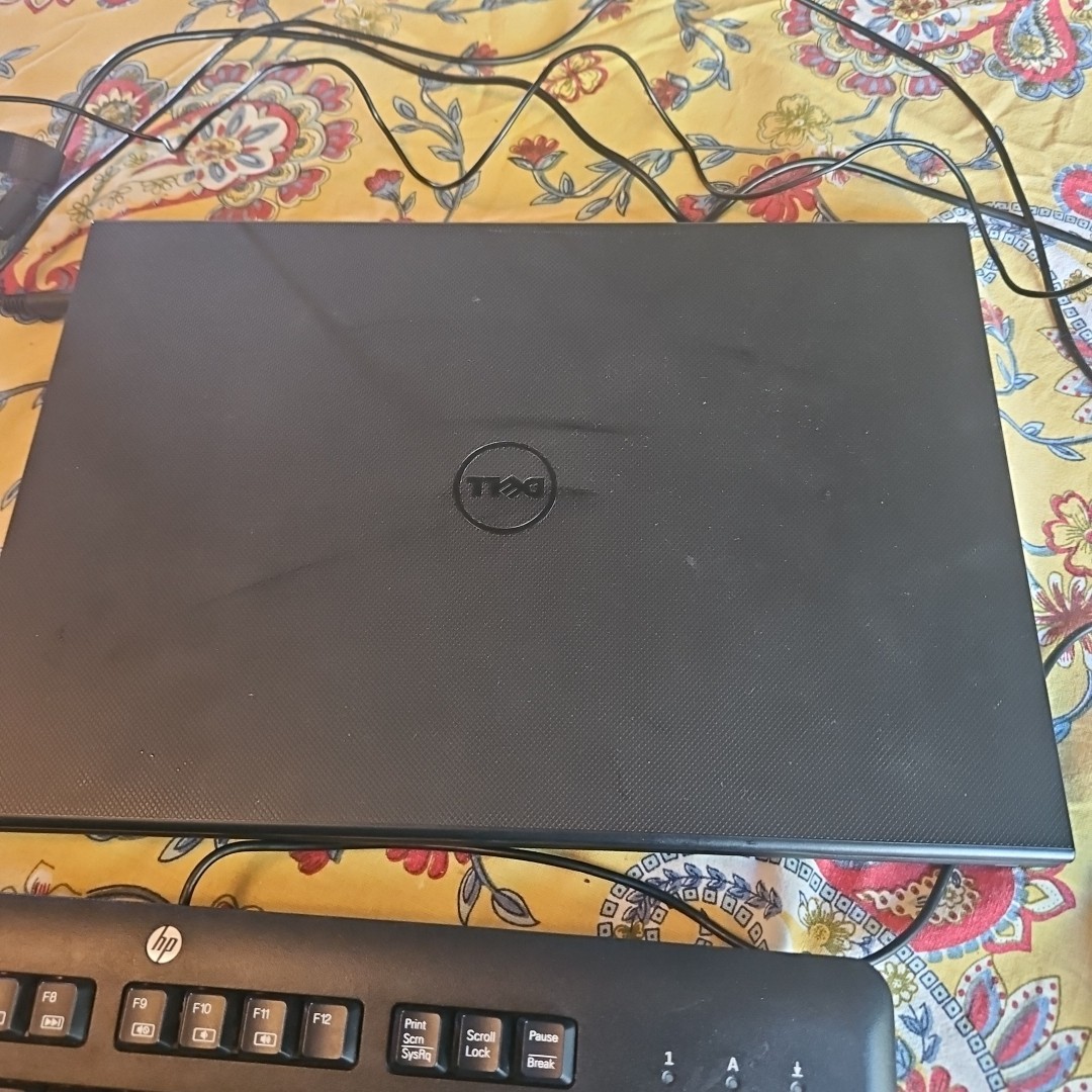 Dell Inspiron 3542 Core i3 1.9GHz 4GB RAM 15.6″ – Boots to Ubuntu 18