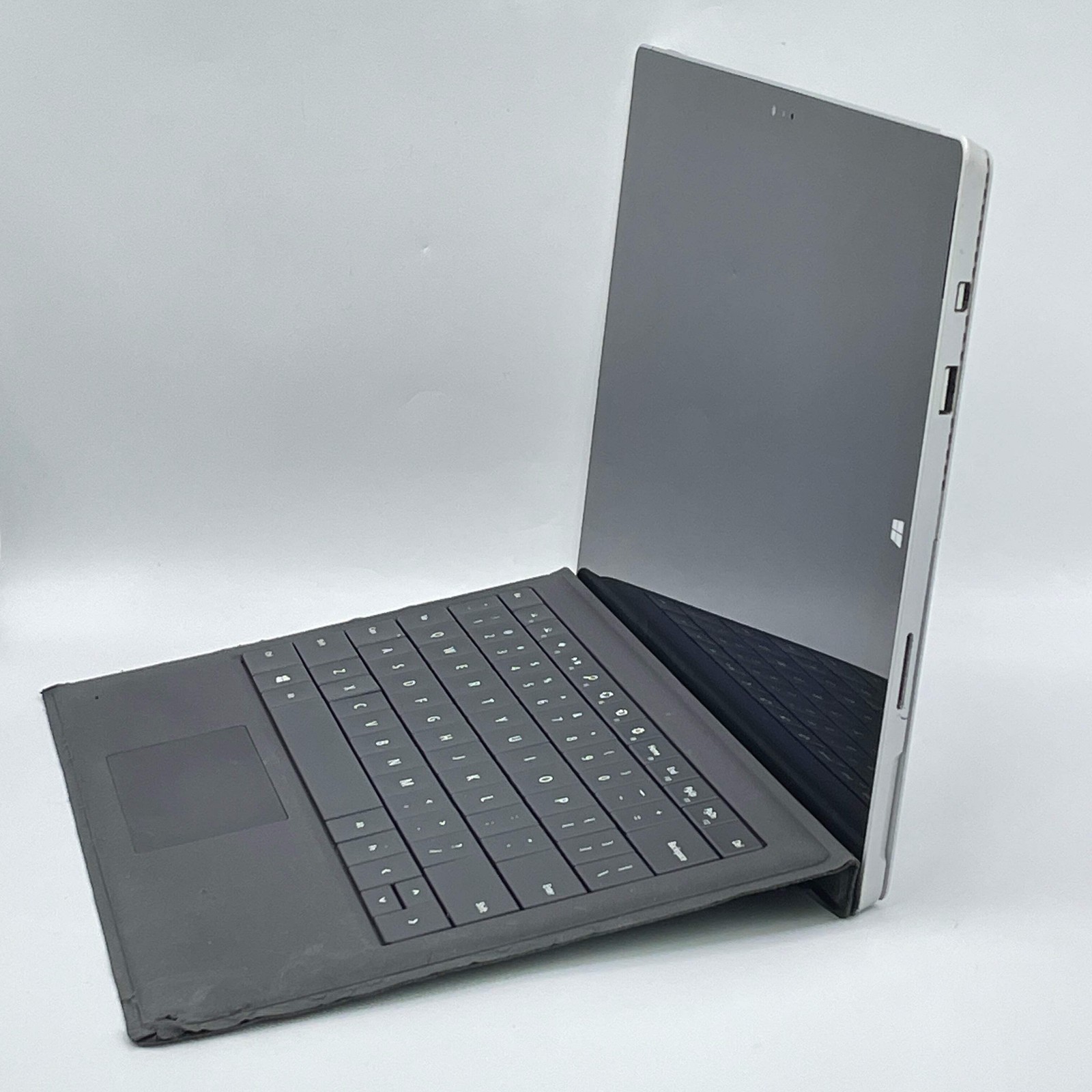 Broken Microsoft Surface Pro 3 1631 12″ i7-4650U 2.3GHz 8GB RAM 512GB SSD Read