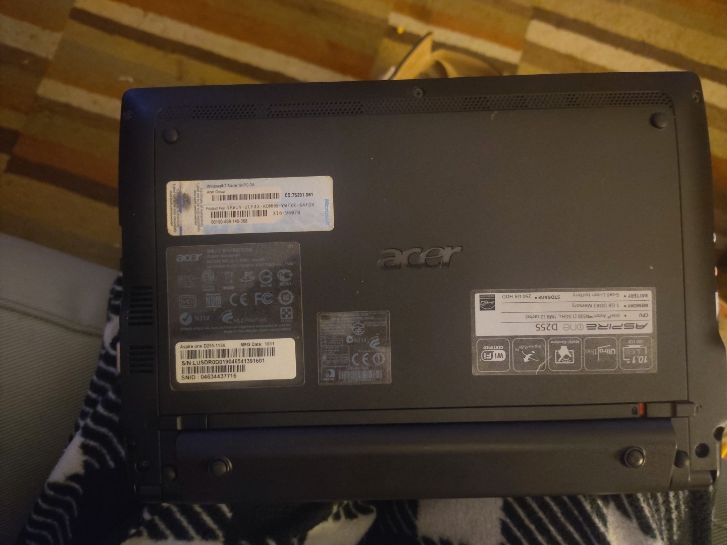 Acer Aspire One D255-2256 Intel Atom N450 1.66GHz 1GB RAM LCD Untested For Parts