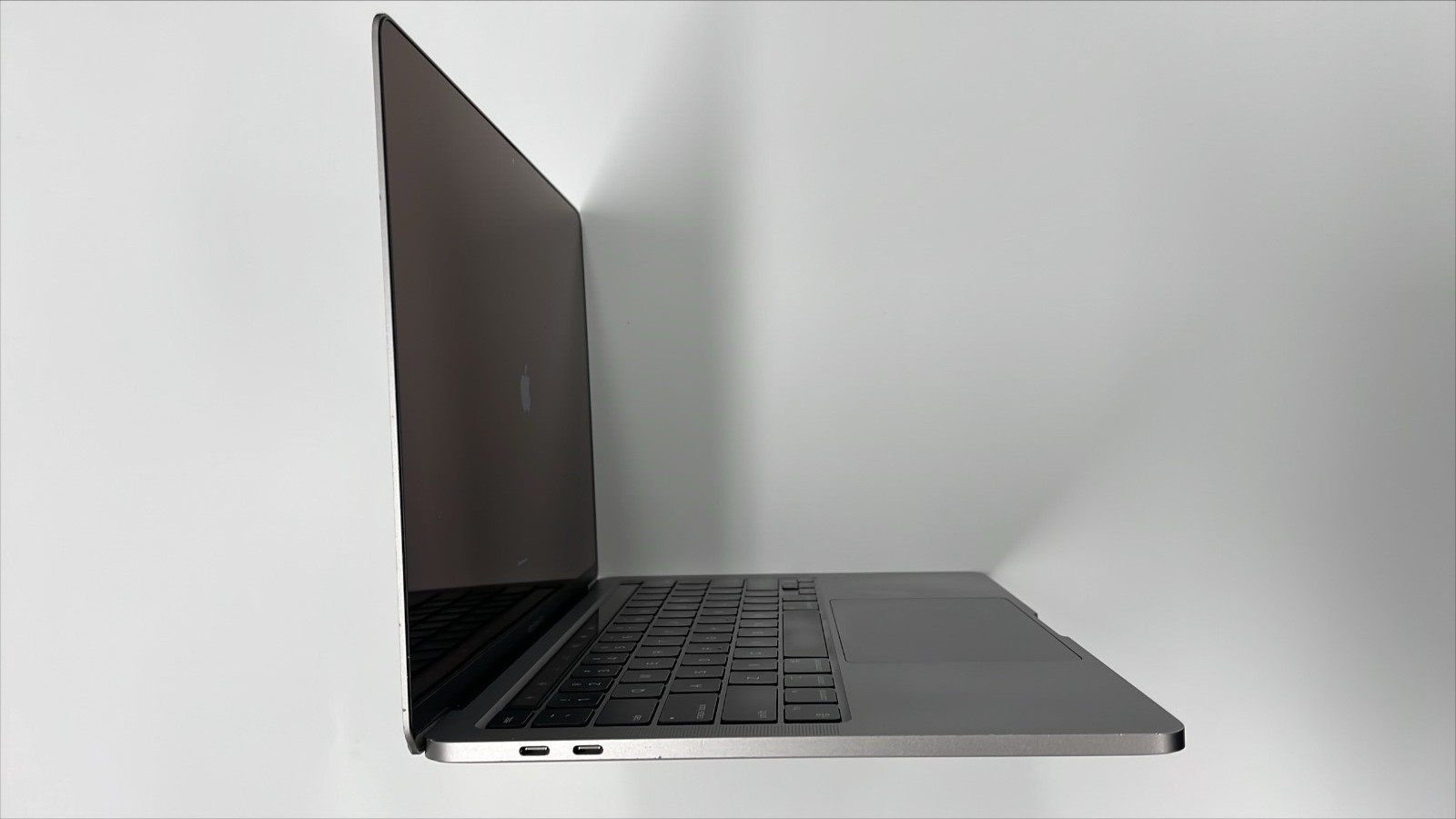Apple MacBook Pro 13.3″ M1 8-Core CPU and 16-Core Neural Engine 8GB 512GB SSD