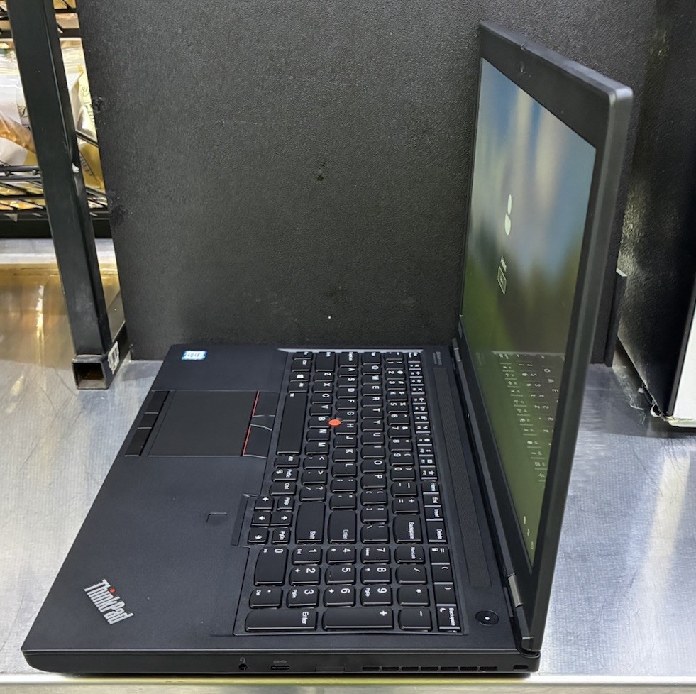 Lenovo ThinkPad P53 Xeon E-2276M/2.8GHz/48GB RAM 1TB/RTX 5000 16-GB/window 11